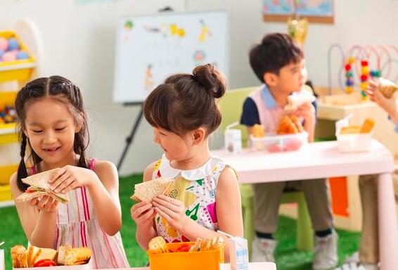 保育员是做什么的（幼儿园保育员的主要职责是什么）